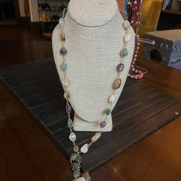 Vintage natural stone and goldtone necklace with closure, 32” - Picture 4 of 6